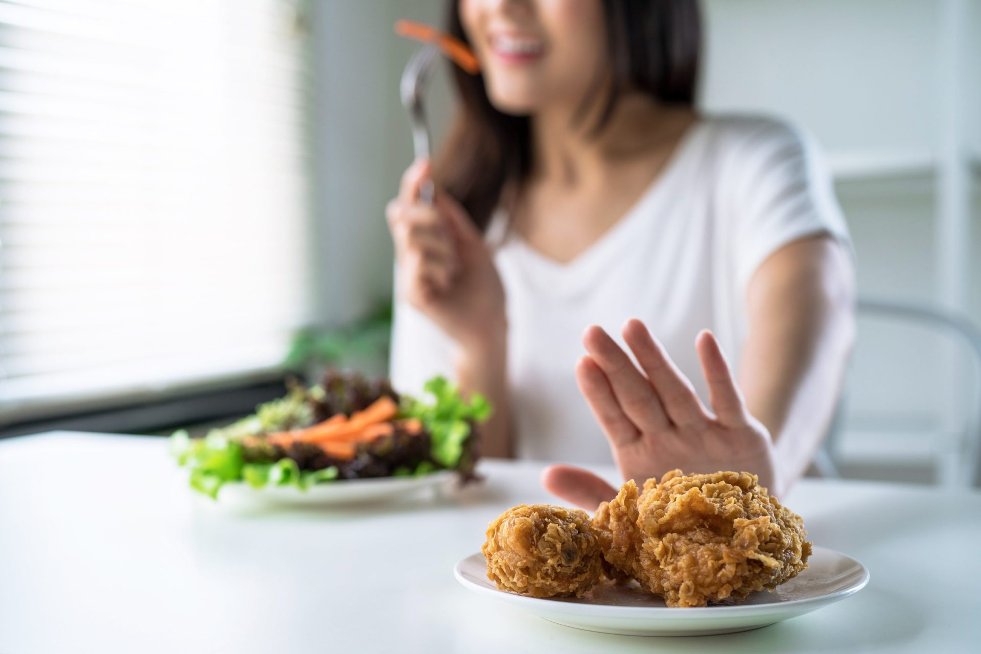 生理前 生理中に食欲が止まらないのはなぜ 暴食してしまう理由と対策を紹介 ラク痩せラボ