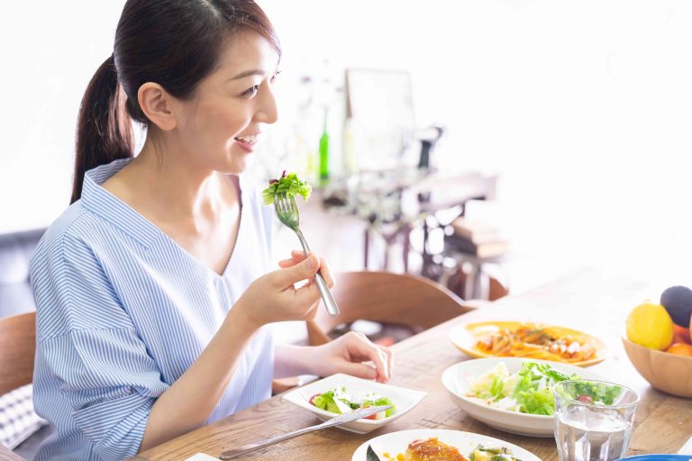 生理前 生理中に食欲が止まらないのはなぜ 暴食してしまう理由と対策を紹介 ラク痩せラボ